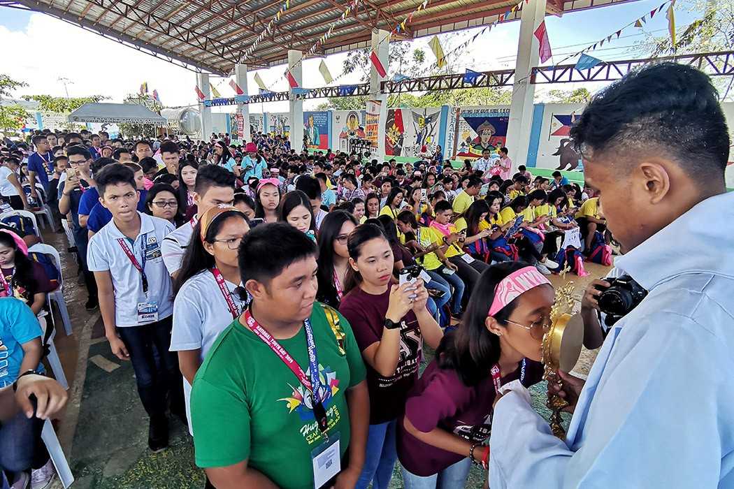Philippines' hold National Youth Day celebration - UCA News