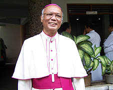 'Internet archbishop' installed in Indonesia