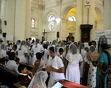 Sri Lankan lay Catholics call for dress code