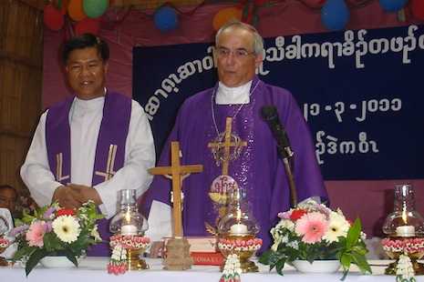 Nuncio reassures Burmese refugees