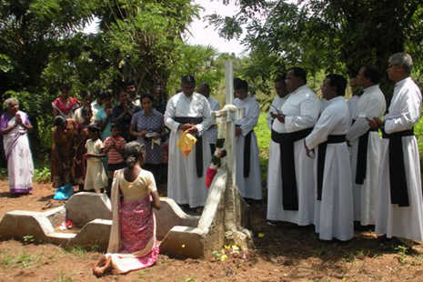 Civic activists remember Father Killi