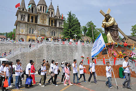 Pilgrims celebrate JP2 beatification