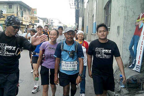 Hiking priest reaches Manila