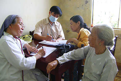 Nuns visit poor patients weekly
