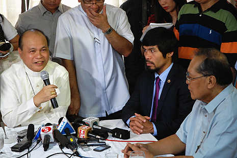 Pacquiao joins birth control bill fight