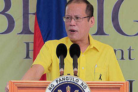 Drop birth control focus, Aquino says