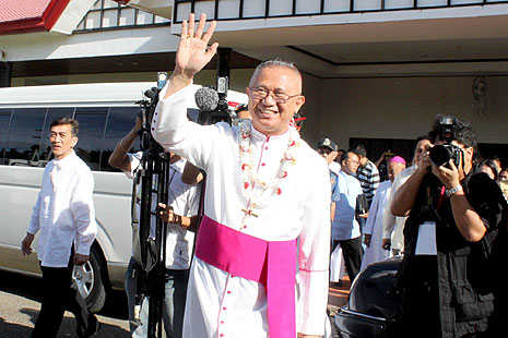 Archbishop snubs bill supporters