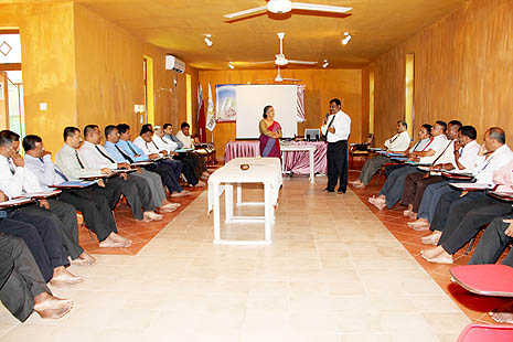 Caritas teaches prison warders