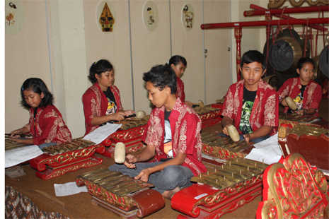 Festival promotes Javanese cultures