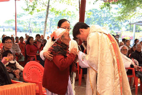 Ordination for ethnic Nepalese priest