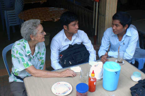 Resourceful Maryknoll Sister helps students