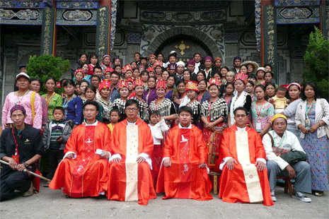 Yunnan ordains new priests