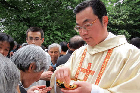 New Shanghai bishop 'barred from ministry'