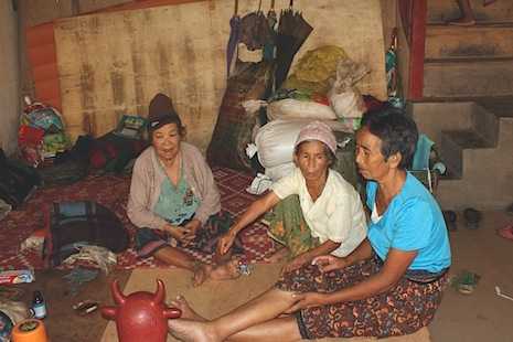 Fleeing Kachins' needs grow urgent