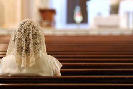 The return of women's veils at Mass sparks a debate