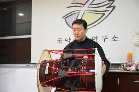 Hymns take on an ethnic Korean flavor