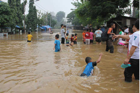 Flooding kills two in Jakarta