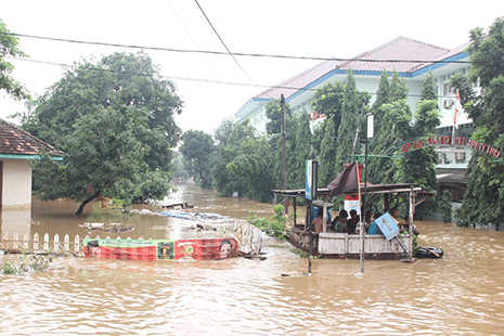Flooding death toll rises