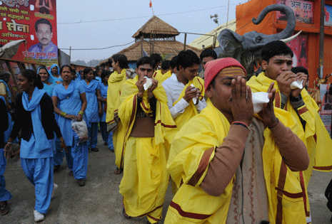 Dalits bathe with priests at Kumbh Mela