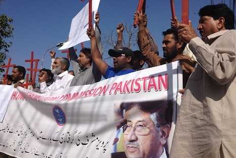 Protesters demand a fair hearing for Pakistan's Musharraf