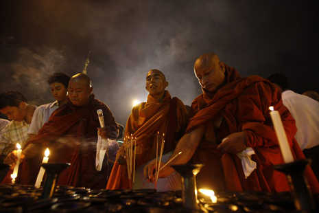 Myanmar monks to meet over deadly unrest