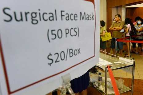 Smog-choked Singapore berates Indonesia