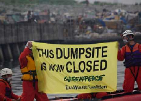 Greenpeace helps activists block marine dumpsite