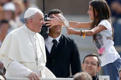 Pope urges Catholics to participate in politics