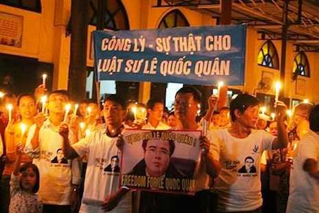 Hanoi Catholics hold vigil for imprisoned lawyer