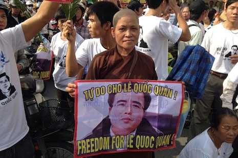 Vietnam jails Catholic lawyer and blogger 