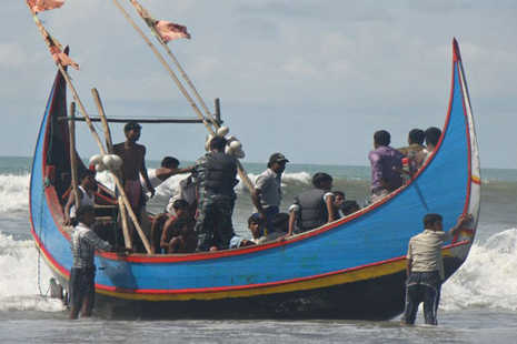 Rohingya boat capsizes, 60 feared dead
