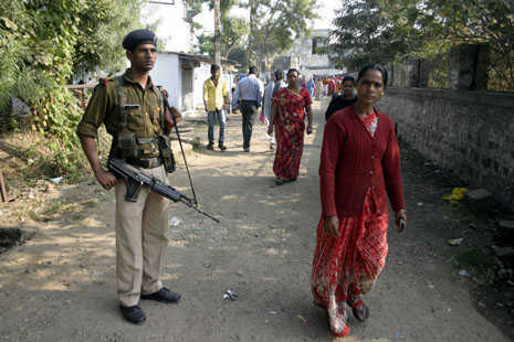 Violence mars voting in key Indian state