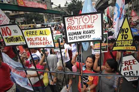 Rights activists rebuke Aquino government