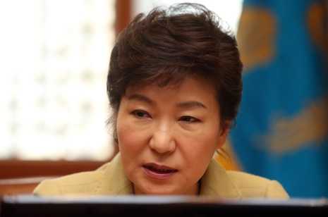 S. Korean president warns unions not to resist her reforms