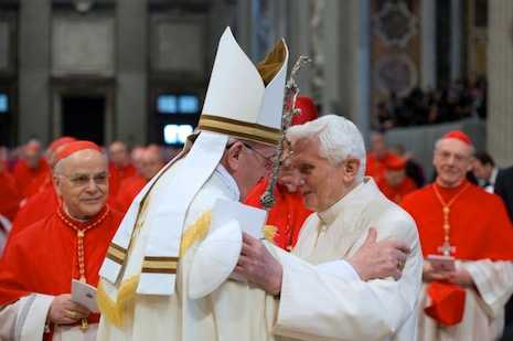 Benedict makes surprise appearance at cardinals' consistory