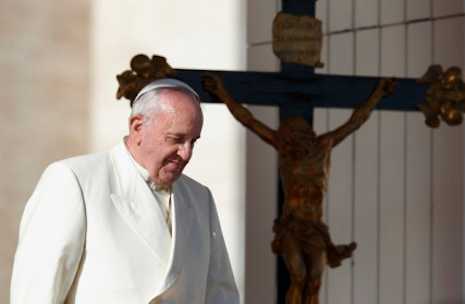 Pope calls on couples to work hard at their marriage