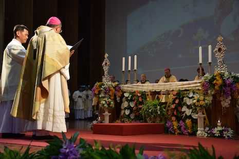 Papal saints' relics arrive in Thailand