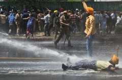 India's Sikhs choose stability over independence