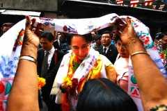 Suu Kyi scoffs at ruling that bars her from presidency