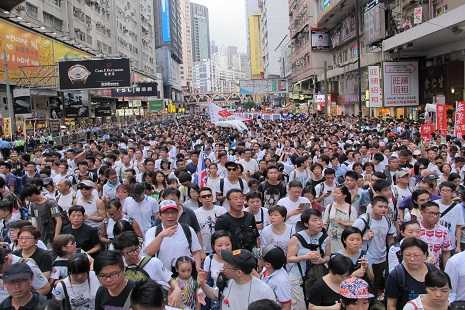 Beijing defiant as half a million demand greater democracy in Hong Kong