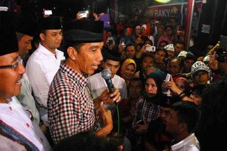 Campaigning turns dirty in tight Indonesian presidential race