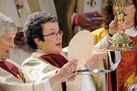 Church of England votes in favour of ordaining women bishops