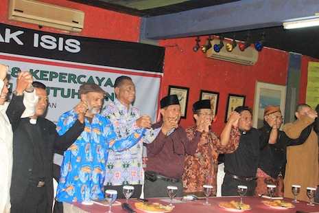 Indonesia imposes ban on ISIS jihadist teachings