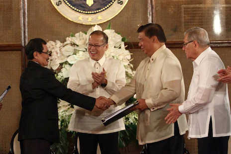 Aquino submits crucial law to further peace process in Mindanao