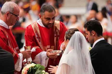 Experts defend popes decision to marry couples living 'in sin'