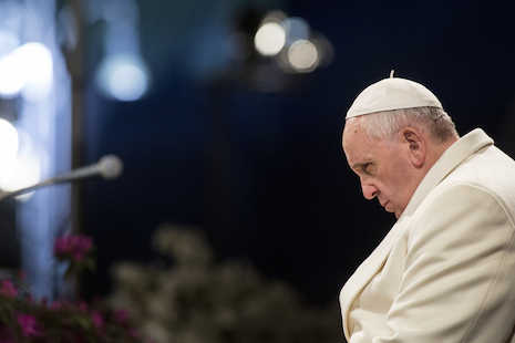 Sri Lanka's snap poll casts doubt on Pope's visit