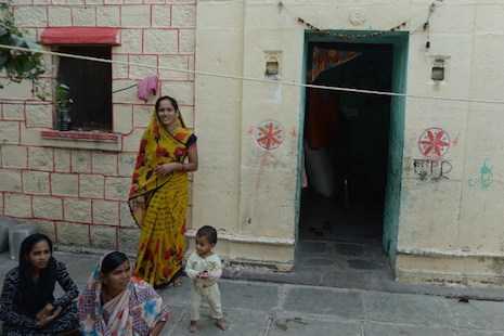 Hindus in doorless Indian village rest assured thieves won't come a knockin'