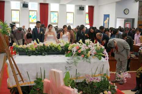 Taiwan joint funeral, wedding Mass draws mixed reactions - UCA News