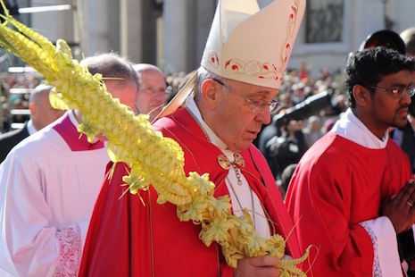 Pope urges 'humility' at start of Holy Week