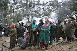 Kashmir struggles as devastating floods return